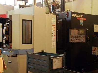 CENTRO VERTICALE MULTISTAZIONI DOOSAN HC 400